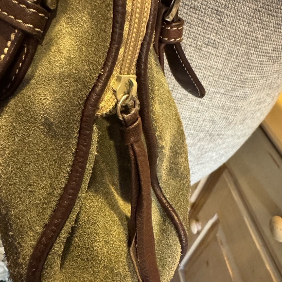 Tignanello  Green Suede and Leather    Shoulder Bag - Picture 4 of 11